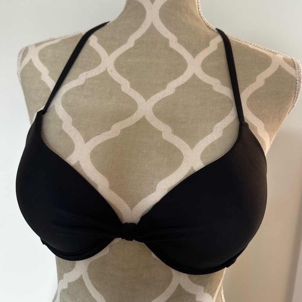 Very pretty detailed back padded swim top